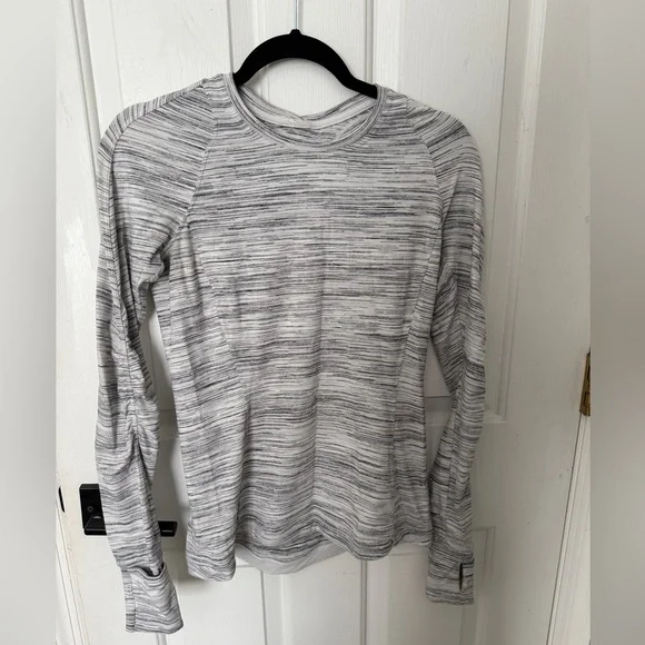 Lululemon Runderful top - Picture 3 of 6